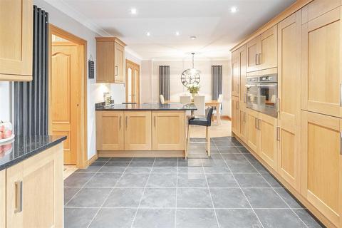 122 Bridgend Park, Bathgate, EH48 2AY