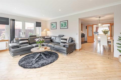 122 Bridgend Park, Bathgate, EH48 2AY