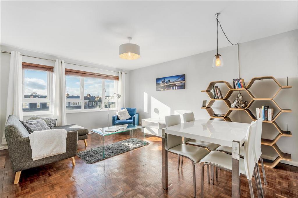 Arundel Terrace, Barnes, London, SW13 2 bed flat for sale £450,000