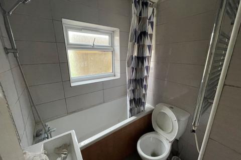 17 Burnham Crescent, Dartford, DA1 5BA