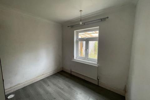17 Burnham Crescent, Dartford, DA1 5BA