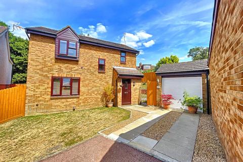 8 Dowling Close, Snodland, ME6 5PF