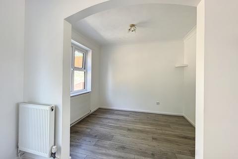 8 Dowling Close, Snodland, ME6 5PF