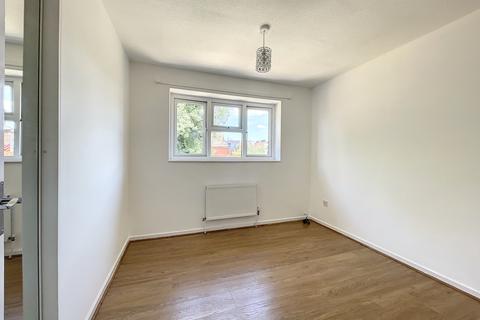8 Dowling Close, Snodland, ME6 5PF