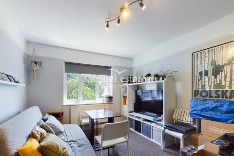 2 bedroom flat to rent, Queens Court, Colliers Water Lane, Thornton Heath, CR7