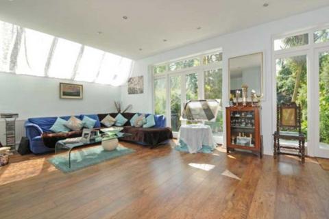 undefined, Canons Drive, Edgware