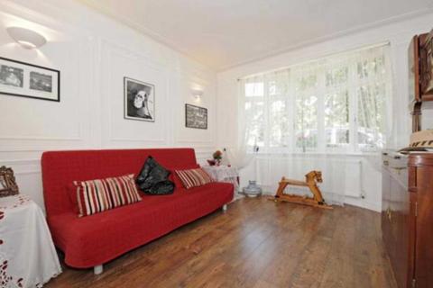undefined, Canons Drive, Edgware