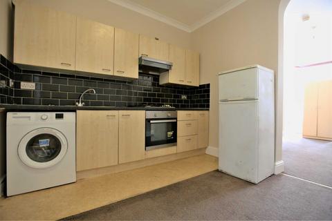 1 bedroom terraced house to rent, Mayfair Avenue, Ilford