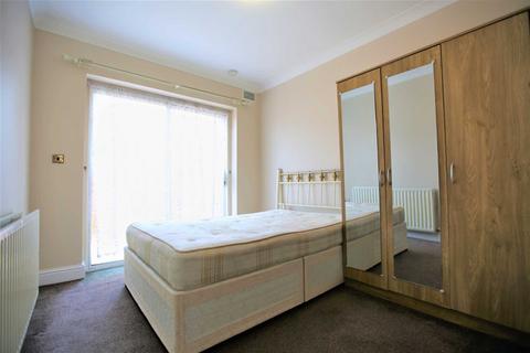 1 bedroom flat to rent, Mayfair Avenue, Ilford