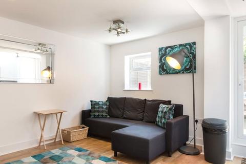 2 bedroom flat to rent, Thorparch Road, Vauxhall, London, SW8