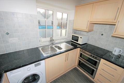 1 bedroom flat for sale, High Street, Bagshot