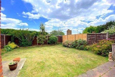 3 bedroom semi-detached house for sale - St. Marys Crescent, Stanwell, Surrey, TW19