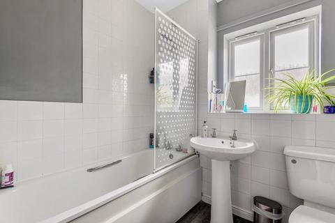 Flat 6, 3 Hyde Meadow View, Witney, OX28 6FP