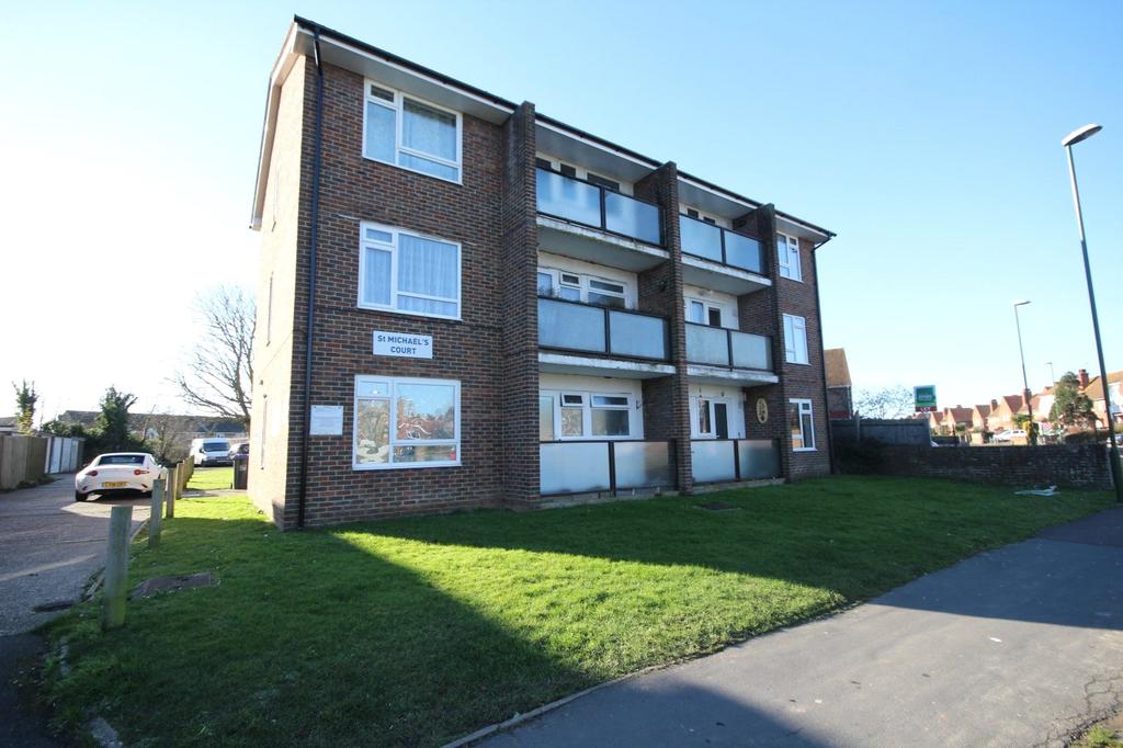 St Michaels Court, Sompting Road... 1 bed apartment £825 pcm (£190 pw)