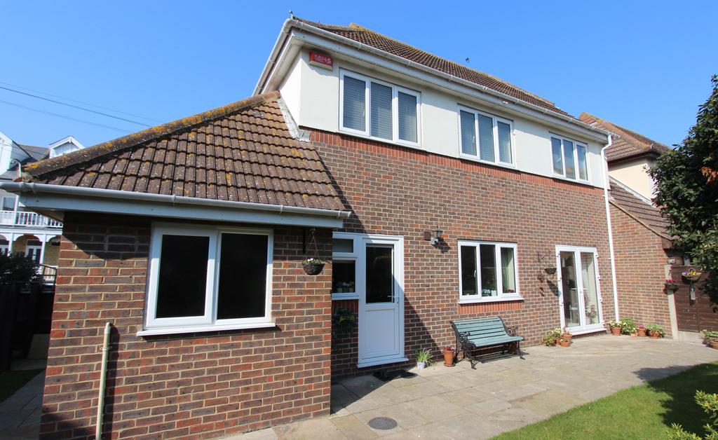 Sandown Road, Deal, CT14 3 bed detached house £465,000