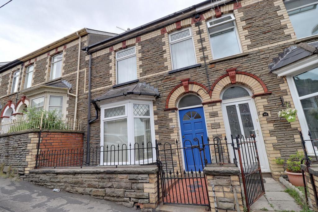 Wainfelin Avenue, Pontypool 3 bed terraced house £155,000