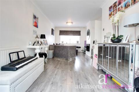 15 Ramscroft Close, London, N9 9JY