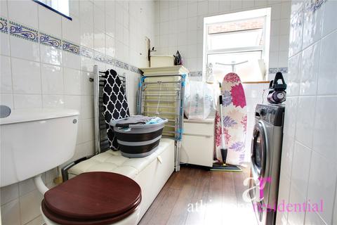 15 Ramscroft Close, London, N9 9JY