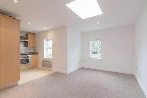 Flat 6, 61 Arragon Road, Twickenham, TW1 3NG