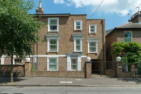 Flat 6, 61 Arragon Road, Twickenham, TW1 3NG
