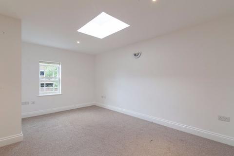 Flat 6, 61 Arragon Road, Twickenham, TW1 3NG