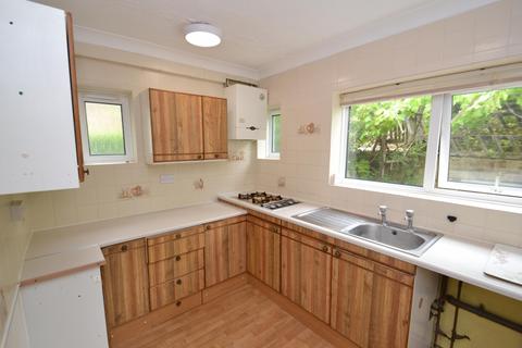 2 bedroom detached bungalow to rent, Corfe Mullen