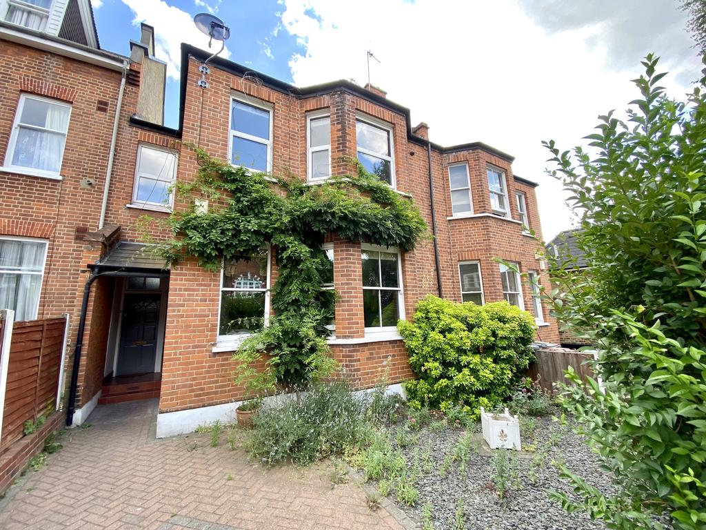 Tressillian Road, London SE4 2 bed flat £1,750 pcm (£404 pw)