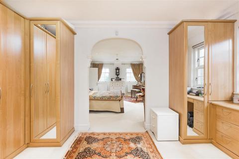 5 bedroom detached house to rent - Greenoak Way, Wimbledon, London, SW19