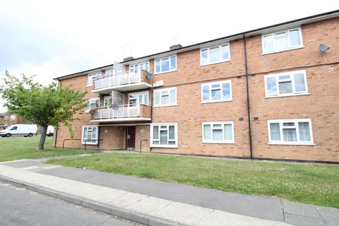 11 Moultrie Way, Upminster, RM14 1NB