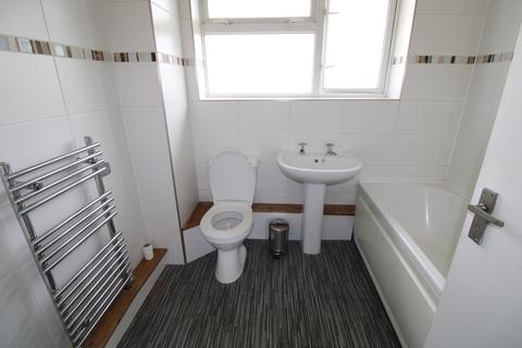 11 Moultrie Way, Upminster, RM14 1NB