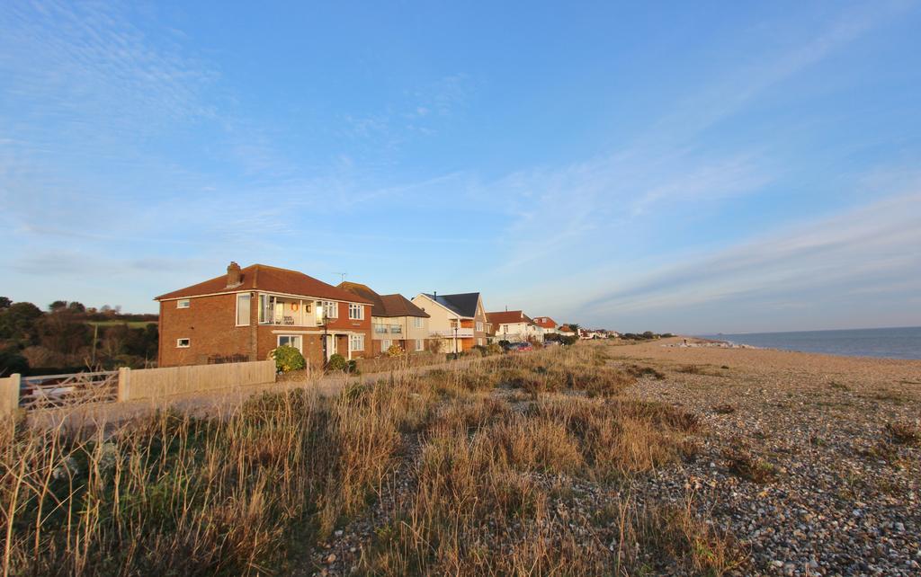 Wellington Parade, Walmer, Deal, Kent, CT14 5 bed detached house £