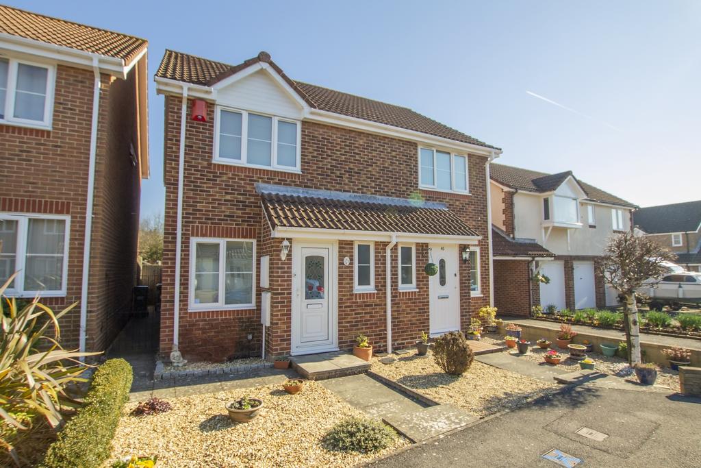 Albacore Avenue, Warsash, SO31 2 bed semidetached house £1,250 pcm
