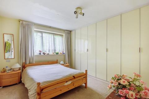2 bedroom flat for sale - Stuart Court,  Nether Street,  N3