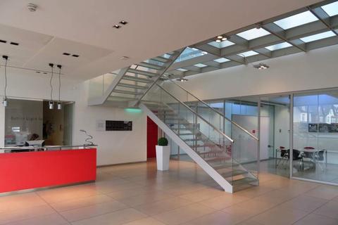 Office to rent - Iguzzini, Guildford, GU3 1NE