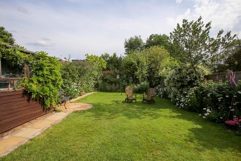 13 Vallis Way, London, W13 0DD