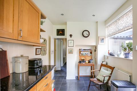13 Vallis Way, London, W13 0DD