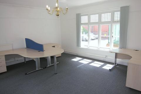 Office to rent, Surrey Place, Mill Lane, Godalming Surrey, GU7 1EY