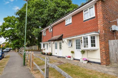 2 Wickhurst Gardens, Broadbridge Heath, Horsham, RH12 3LE