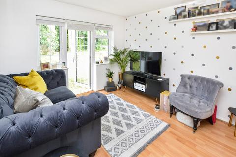 2 Wickhurst Gardens, Broadbridge Heath, Horsham, RH12 3LE