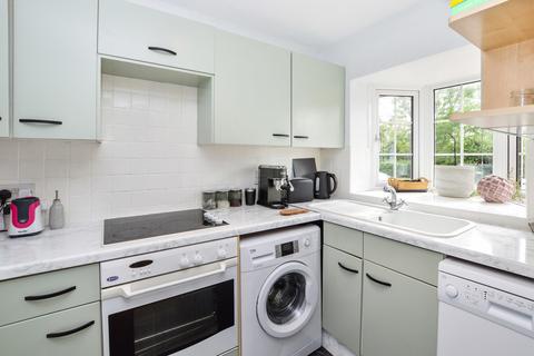 2 Wickhurst Gardens, Broadbridge Heath, Horsham, RH12 3LE