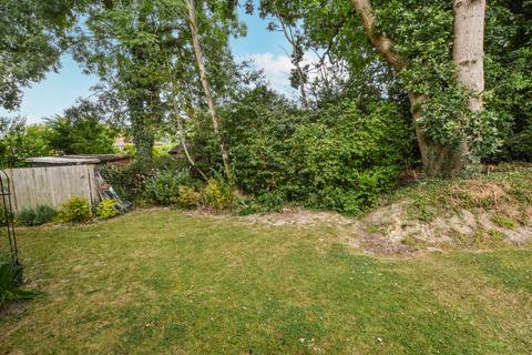 2 Wickhurst Gardens, Broadbridge Heath, Horsham, RH12 3LE