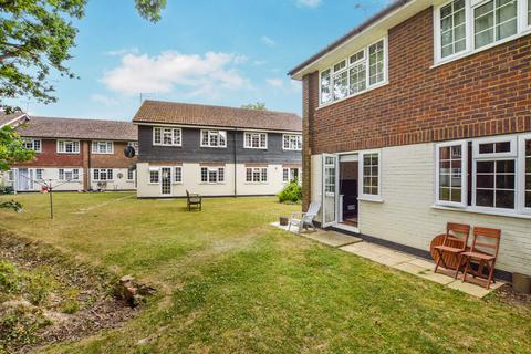 2 Wickhurst Gardens, Broadbridge Heath, Horsham, RH12 3LE