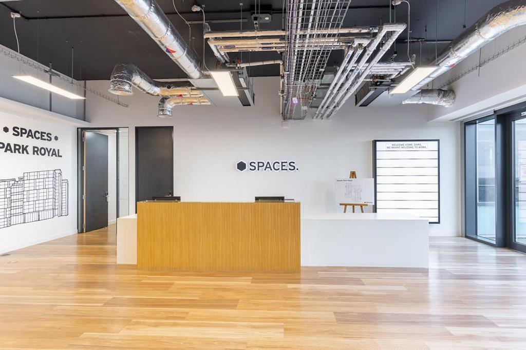 Spaces Park Royal 4395 London UK Reception 1.jpg