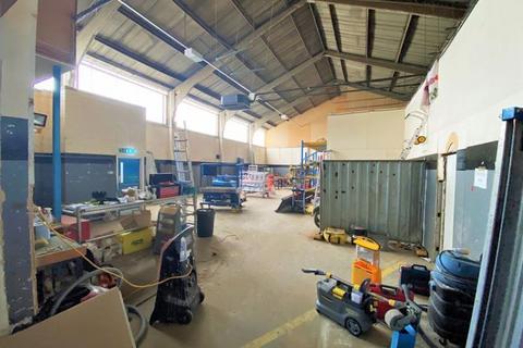 Warehouse to rent, Unit, 375, Bath Road, Slough, SL1 5QA