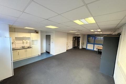 Industrial unit to rent, Hounslow Business Park, Unit 5, Hounslow Business Park, Hounslow, TW3 3UD