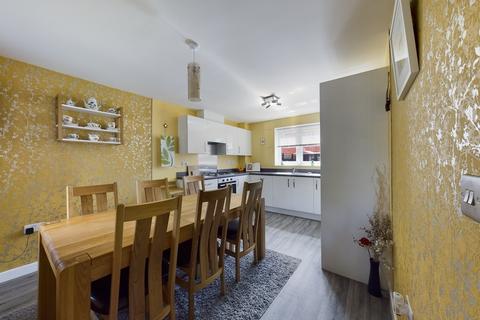 22 Ancient Drive, Woodlands, Doncaster, DN6 7FN