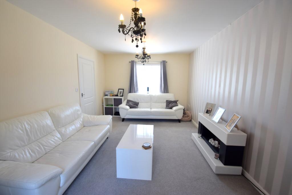 1 Cilgant Y Lein, Pyle, Bridgend... 4 bed detached house £325,000