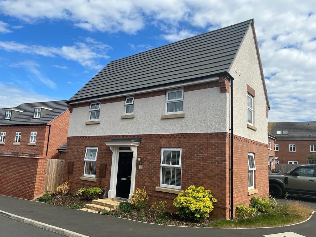 Dalton Close, Grantham 3 bed detached house £1,100 pcm (£254 pw)