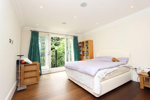 Flat 5, Lavington Heath Drive, Walton On The Hill, Tadworth, KT20 7AN