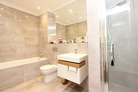 Flat 5, Lavington Heath Drive, Walton On The Hill, Tadworth, KT20 7AN